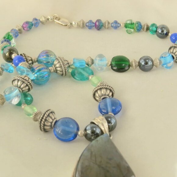 Labradorite Set in Sterling Silver Pendant with Silvertone and Glass Beads - Picture 4 of 6